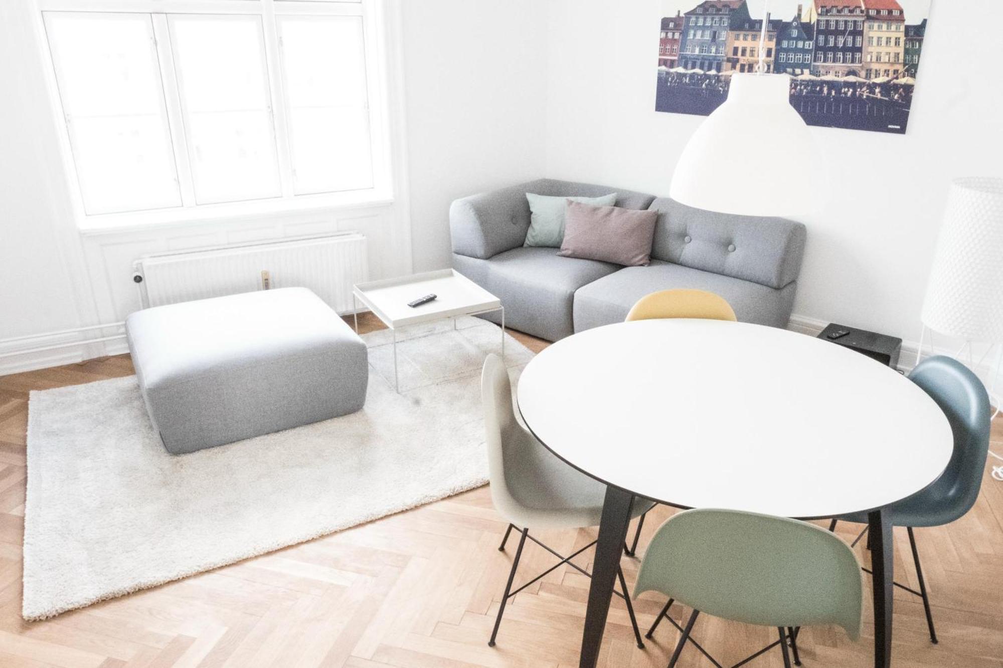 Beautiful And Bright 2-bed With Private Balcony Lejlighed København