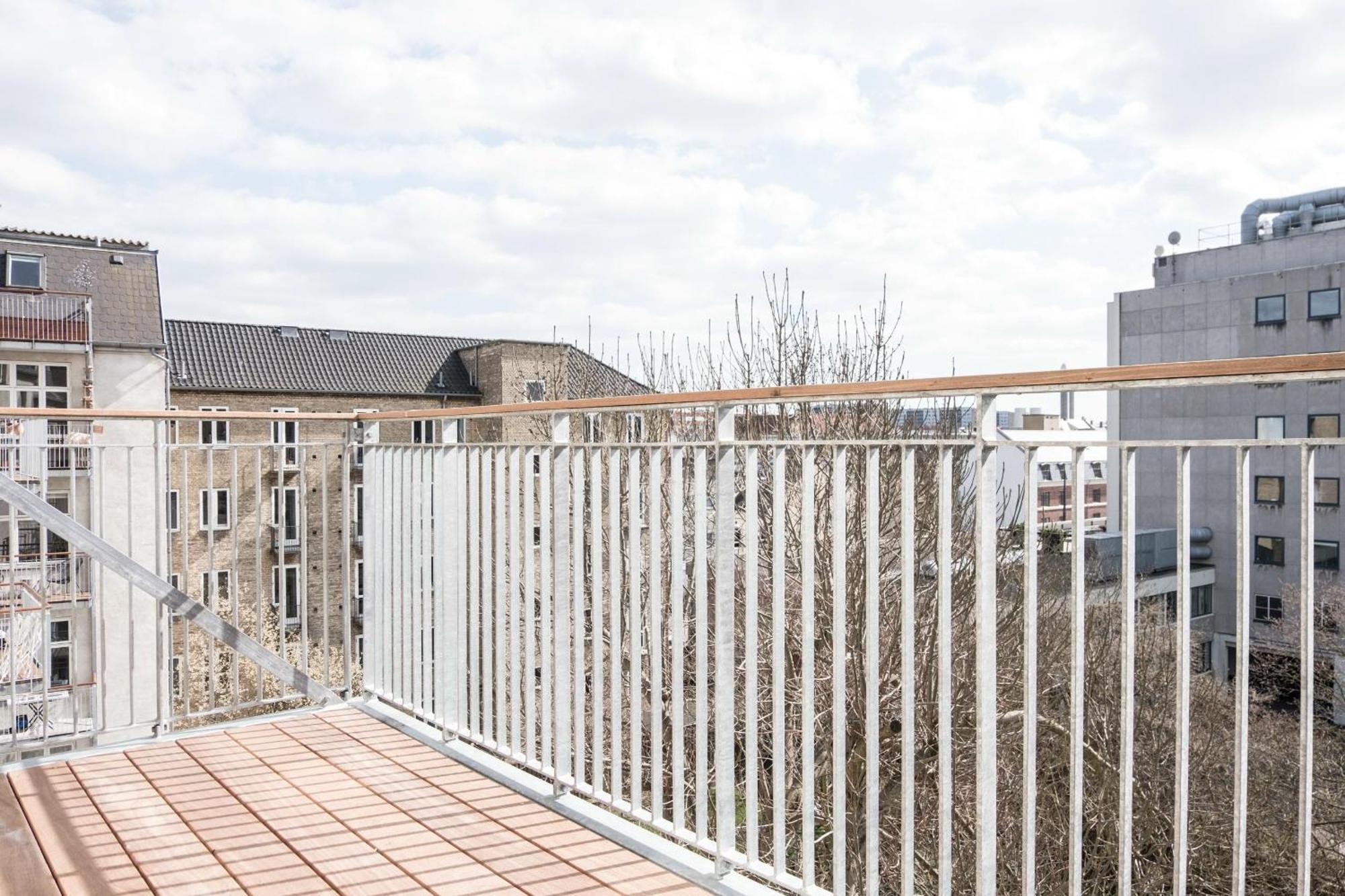 Beautiful And Bright 2-bed With Private Balcony Apartment Copenhagen
